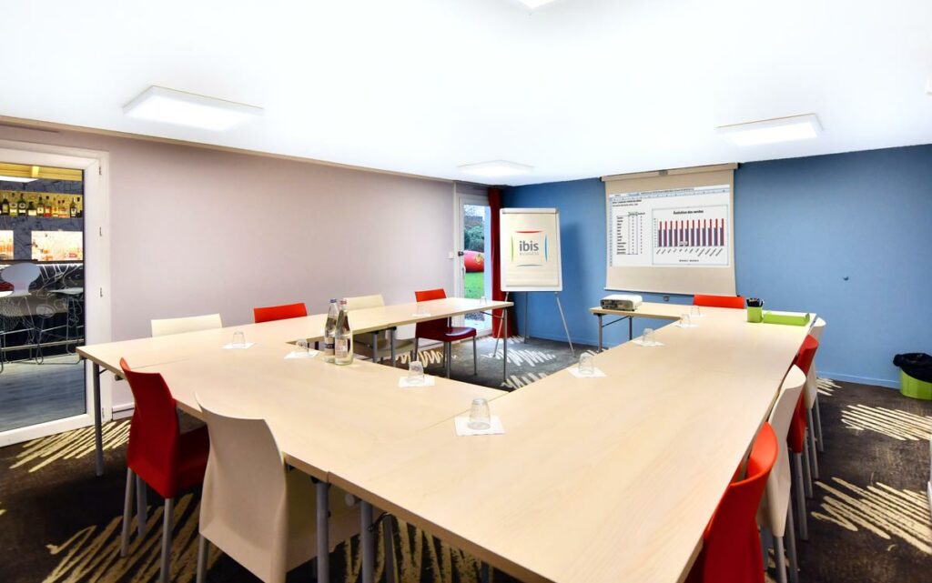 Salle de réunion ou séminaire de l'hôtel Ibis Brest Kergaradec Aéroport